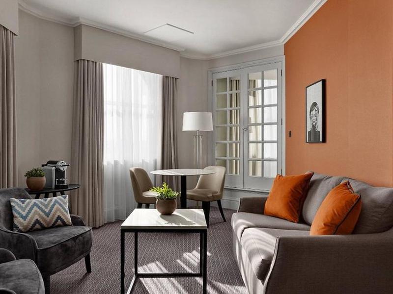 AF15DE1A260F1B0B401E453D4B027B09