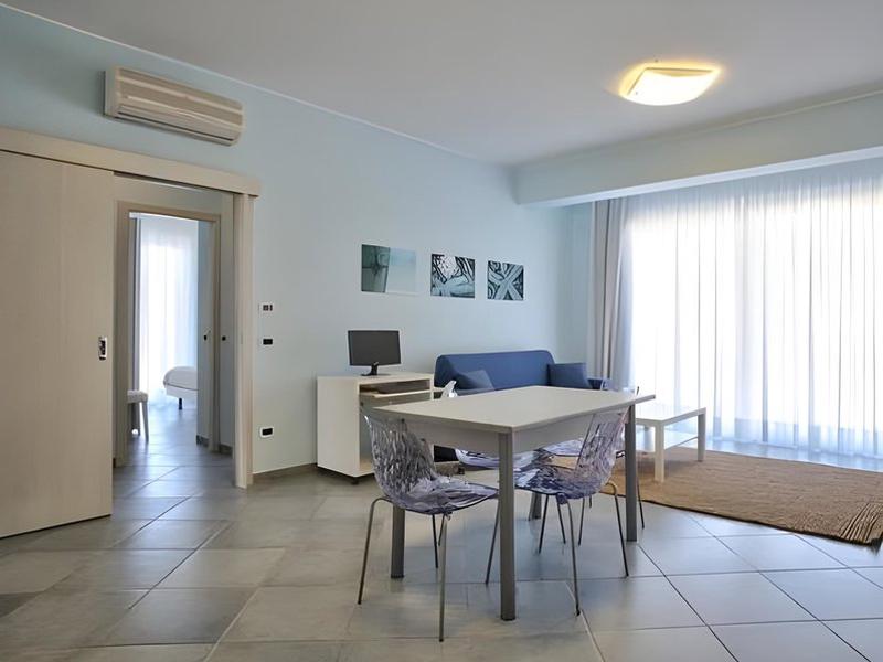 99FE8D5F1AF5F52CA4CF46A1796D960B