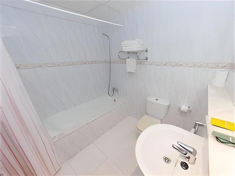 88188A1DE0BF4ADC59D5AC3CF5900EDE