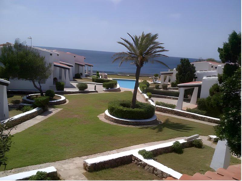 0F52E3CB585CB16FB81193E3F551D04C