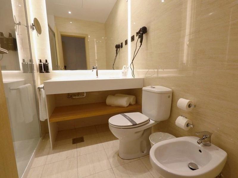 DC41114FC243DDBAD3C569F95DD808D0