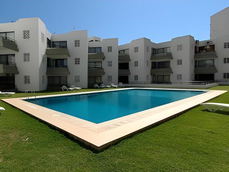 3E8BB4243DD0C4364064C3A270B8AFCA