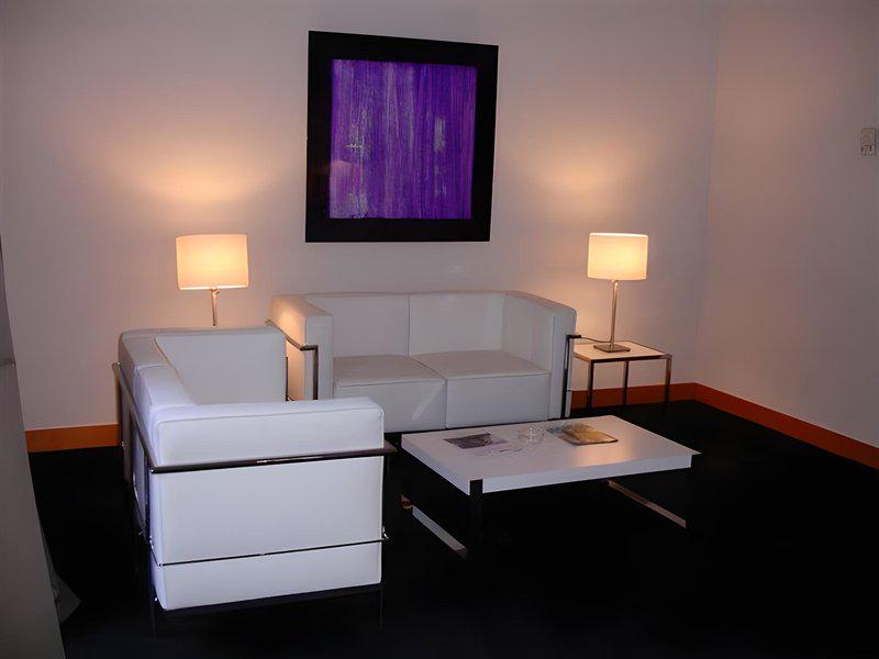 0FB69C68C7550B4E5F4CFBBA567FF0F2