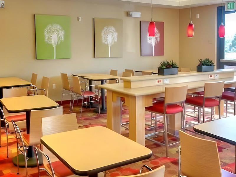 DE70B071F3791724C2A7E3D32471C923