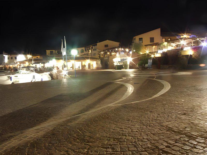 A2CBC9D63E4AB579DCA366728C2B47D6