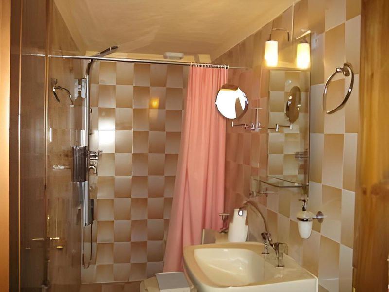 2171904C640D24EDE41E10291669BA45