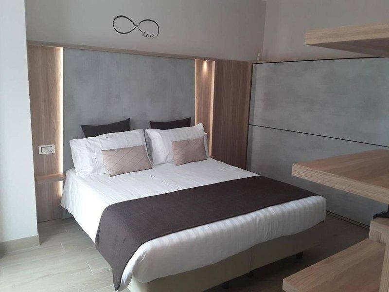 722AC79E4F834E723B989975EFE73873