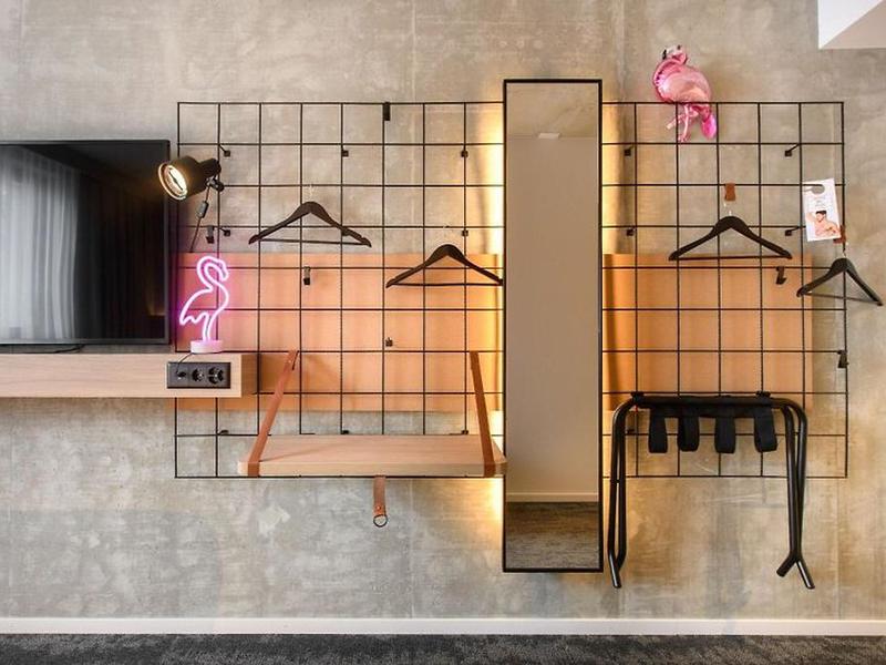 961EB31EC61AD44B839CBB28CA40FD10