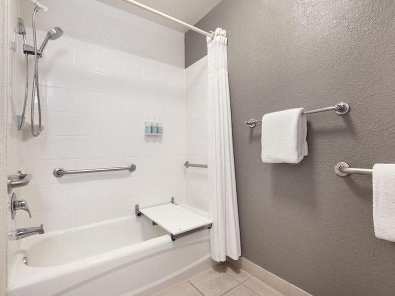 407D17C449647D791BF744BDC93F3BC4