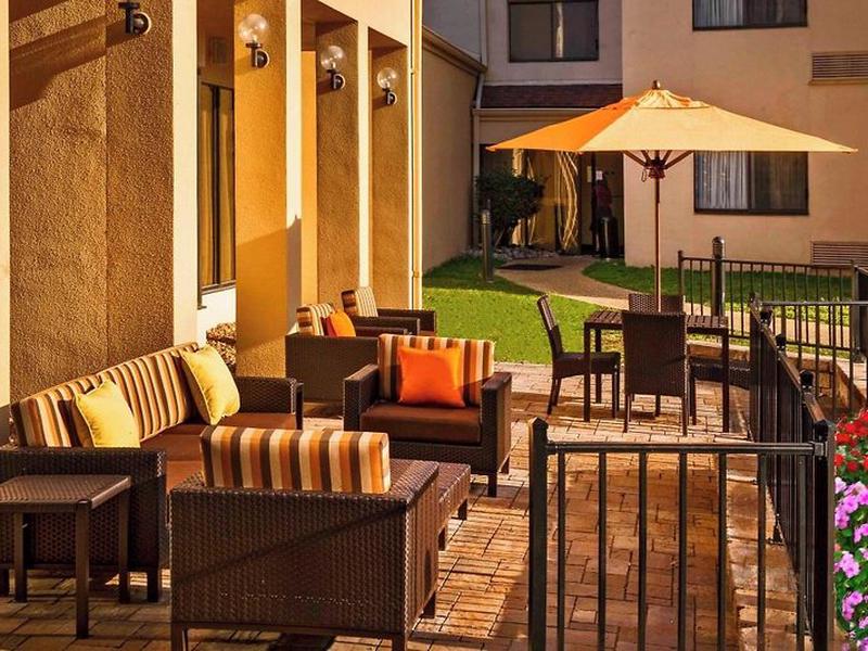 992FB1B2F7D242B3D257C1BCAFBC9252