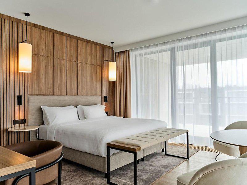 AE67346332D751BB01210D1E42BAB168