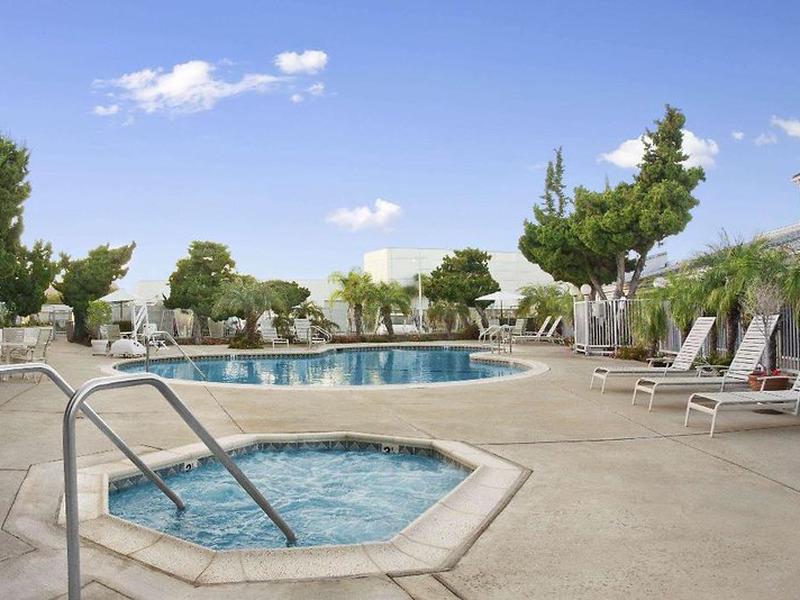 54F0578E1C18F4194A0F593B1C38A528