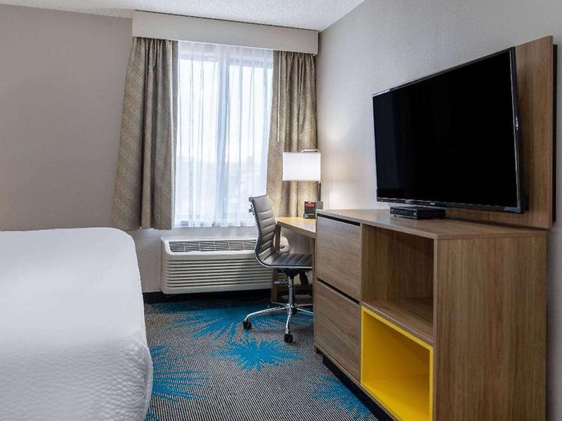 Days Inn & Suites by Wyndham Denver International Airport