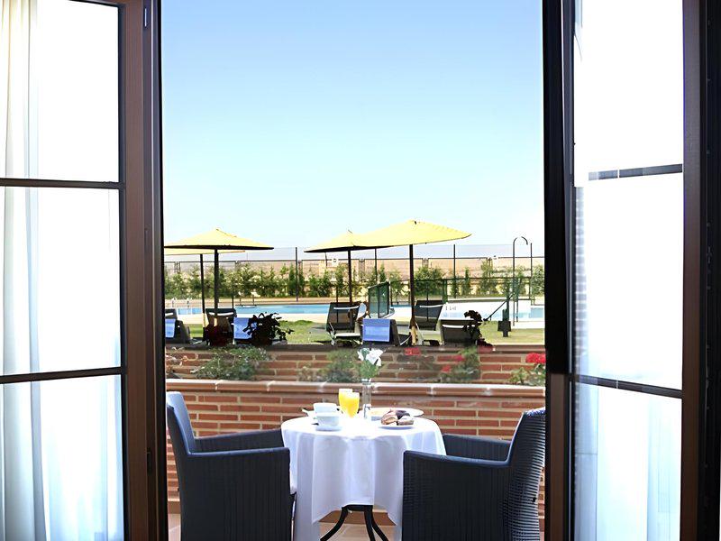 24B05A706F3955A6F93DFE9A9D40494B