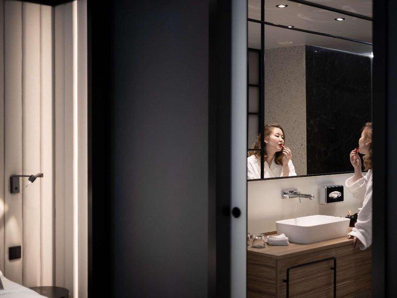 E65BB0CF32C01A337999101CCE4B1BBE