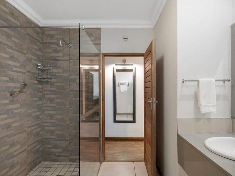 E76572F0A428AF235ED49EADC3C256BB