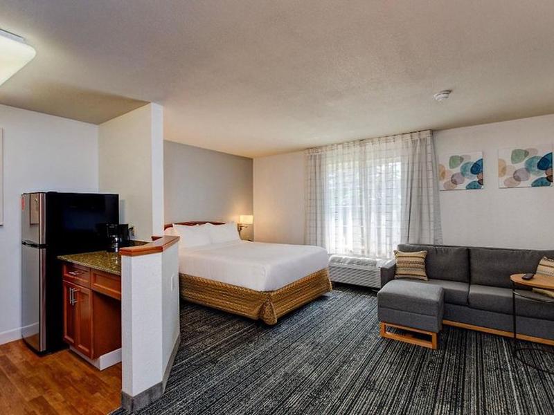 E2AE56E94F2CF72BCA4DCE3C9A579DA2