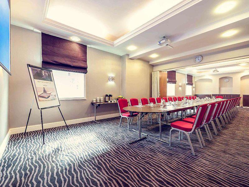 06DC47FC0AEDADEF1C3B0354DEEFF693