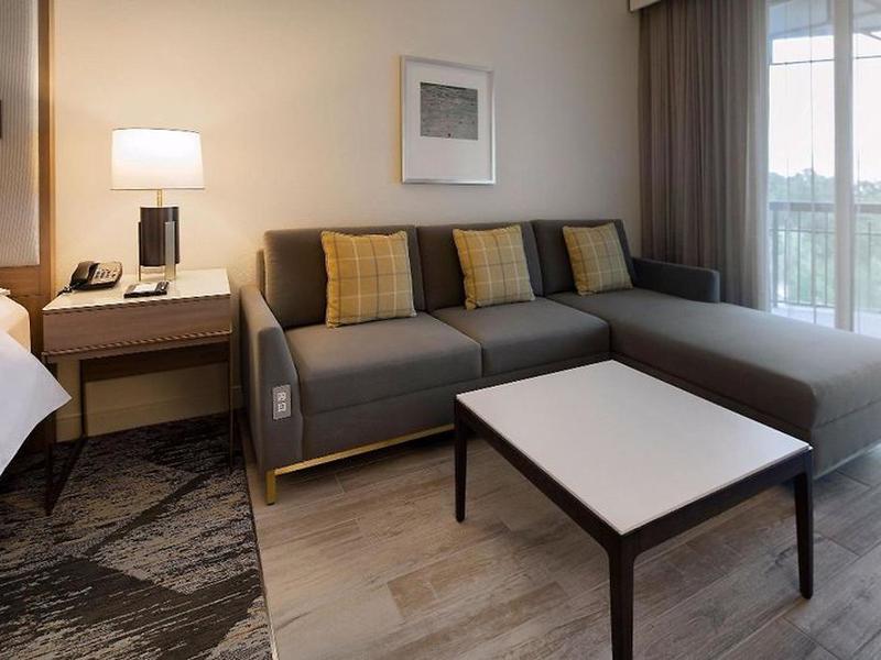 79F8035F8C068F2E18E302C5B7EC1899