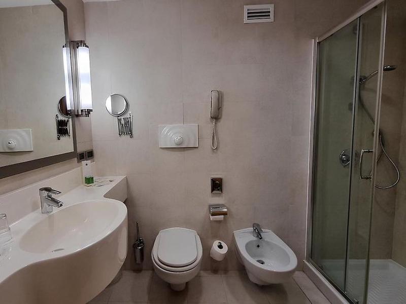 81C780BC524DF5A1E8430D4094A80ADF