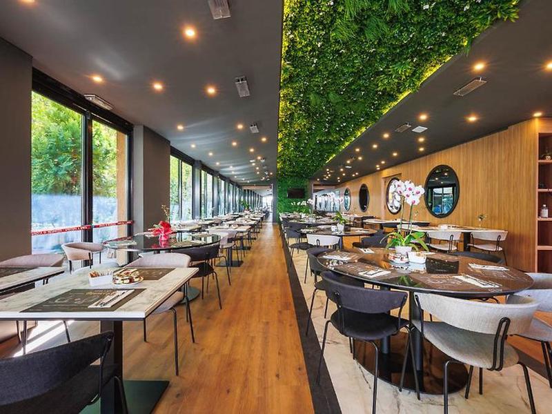 03FF8CAA9D2EB9331E2D98F91C3FBC13