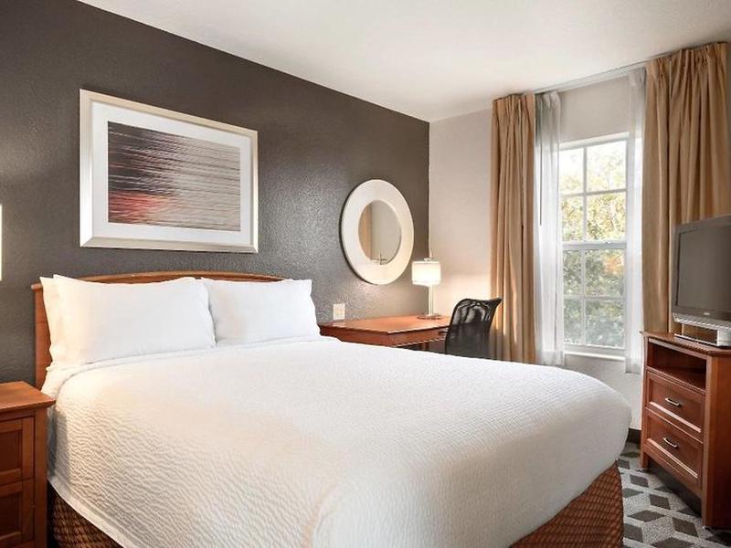 1275BFE78C85D7CFC548A0CA136B6A63