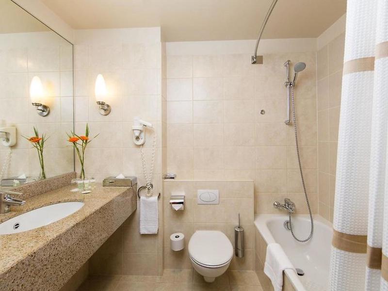 2AB2FE4BA2679615FED7EA00A972C556