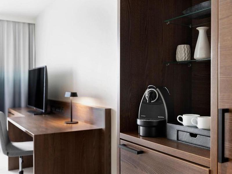 C672E7F65401852246E0274BAC7AD140