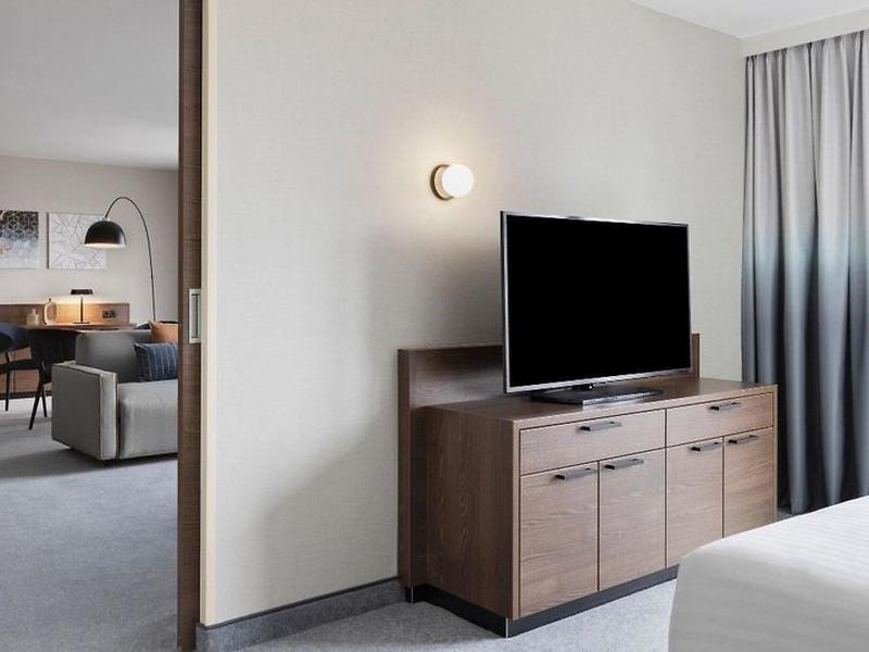 8BC1E4DB394A7FBBD82257FE4F83B05B