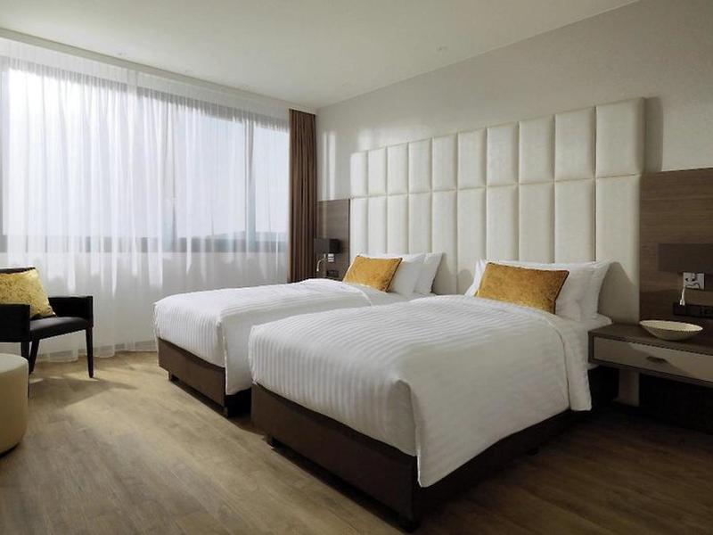 1B8D38070297941A7F93525FD2064742