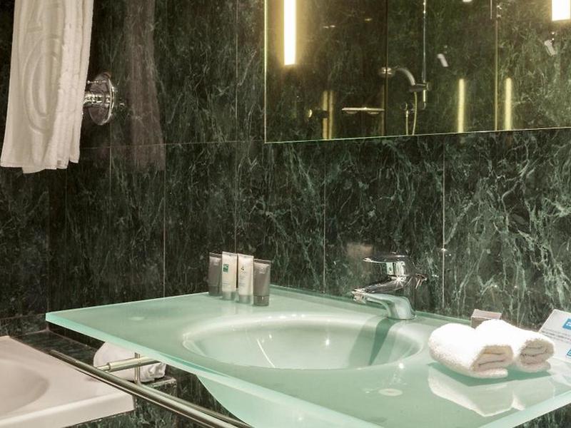 FB5762557EFD1CBD9B55AF121099EC1E