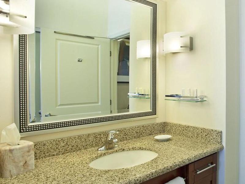 648BA4D670F6DAA53F0EE836A0B14FE6