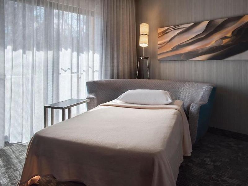 99D830C76582A9DABC20BB6C8DA1703E