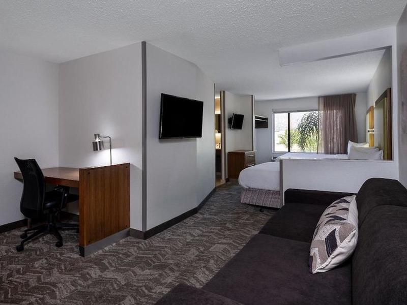 70B2D8746DC59D03B6D6A622FE056176