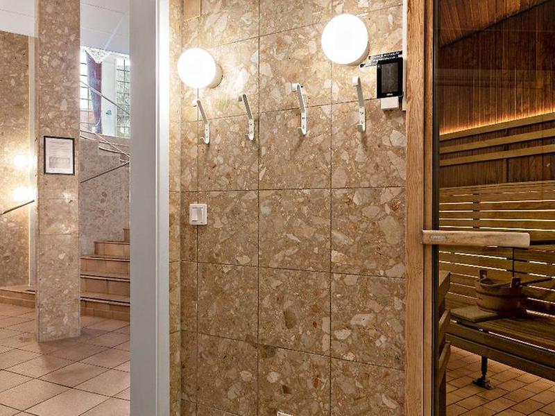 F444E8731C03163A7B81D993008AC2E6