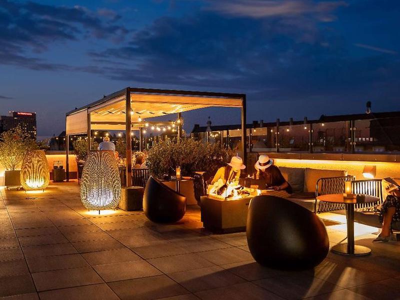 2F8AB213EAE6229AC23460256132489F