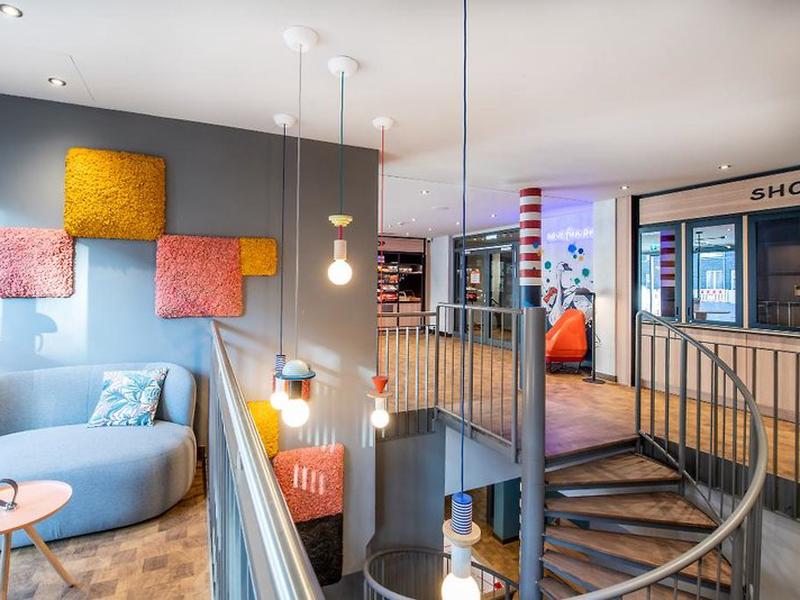 1B0CCFFF916C58FC33AB1D26D358A14F