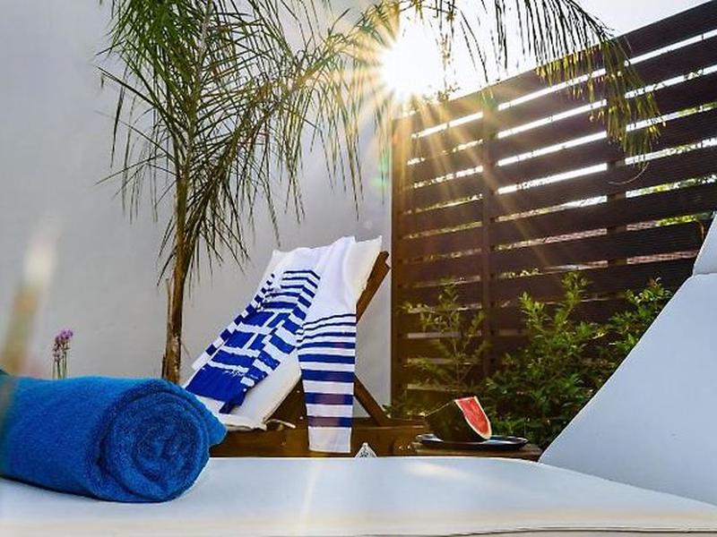 F261C16B0CA712EBB3044E1772F7D984