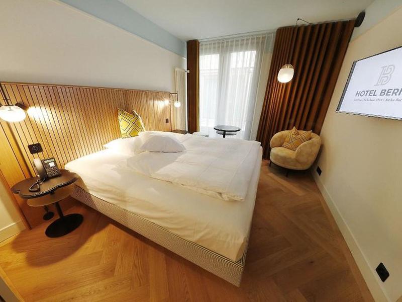 AAABFB9AF044BE4F563DD15DDABF706C