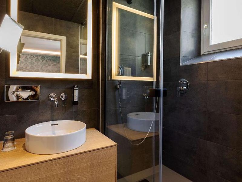 F0F389AB9701F6B59FF1CF4B3BD5B9DB