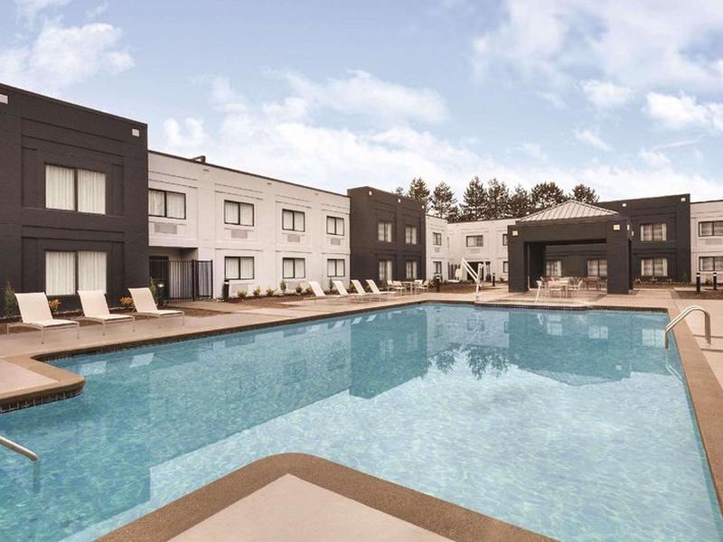 EBF97228290333CF6682421820AC0085