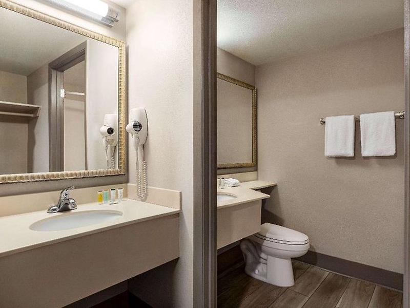 E99BA533545D6DE05ABA7B282776594E