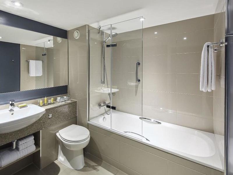 B057EF9482D9EB6FB99D6610E01B4DC6