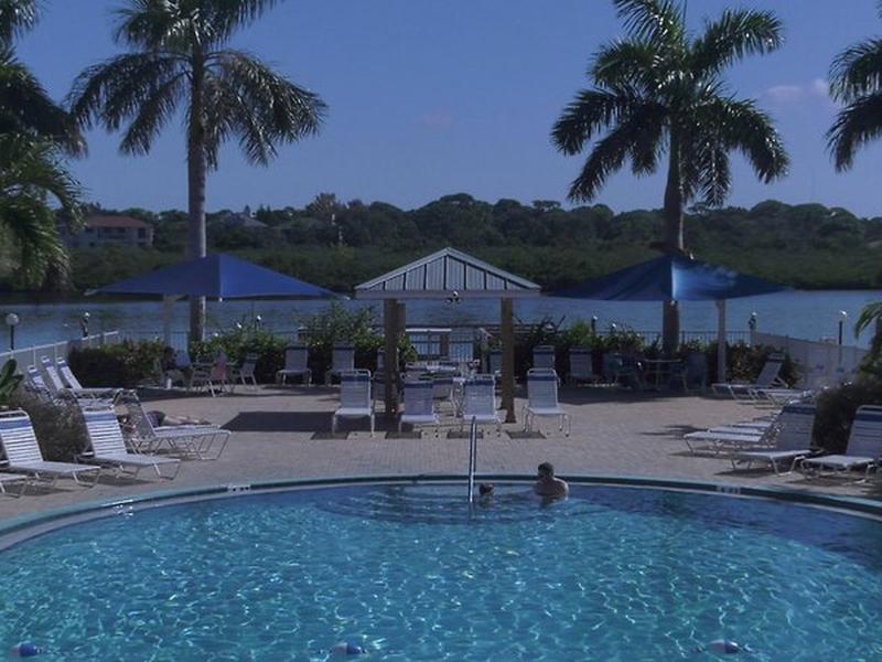 9CF04F1462F3C077293C8C083E25318A