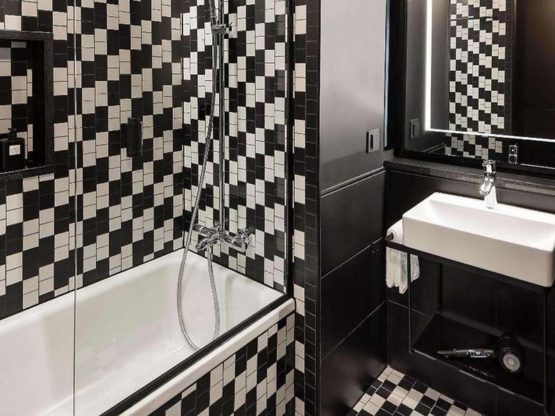 AD2AE0E1BF10D94EDF3999C3924922C2