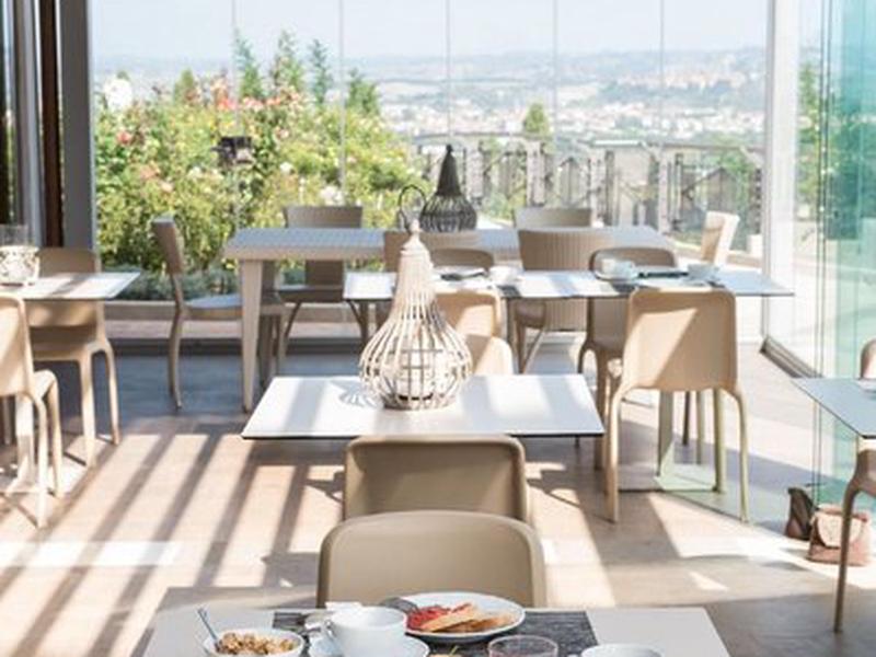 DF33C144A5AED8E3B550E73D71DF6A91