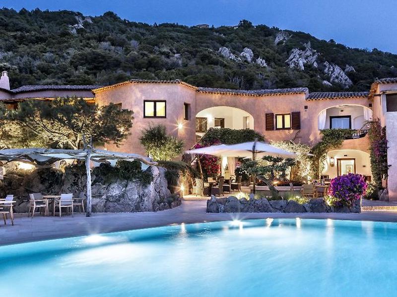 90D5356E52D70DA702F202FFFC9F3AF6