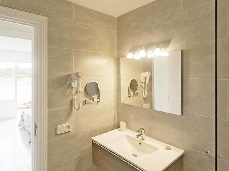 23D49B2E60C7AC1A3AE95572B4A70065