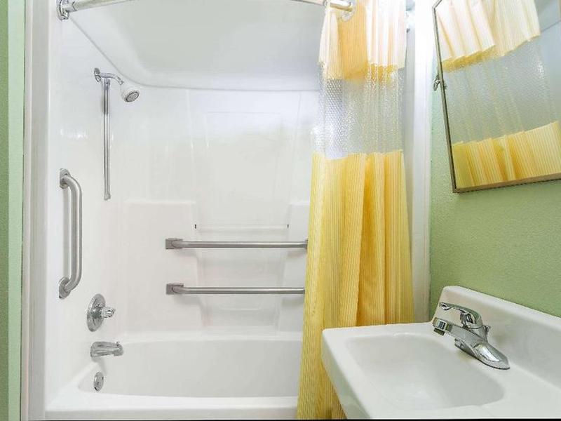 E63D043C4078B7CD20D5DAC39A59BEBB