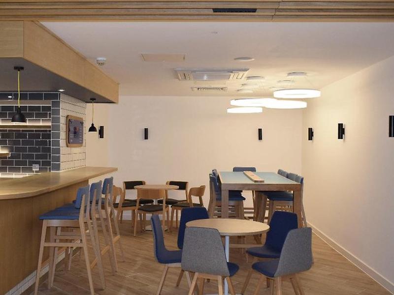 DC9EE74E6BF53A4CDEFCBE4C729B174D